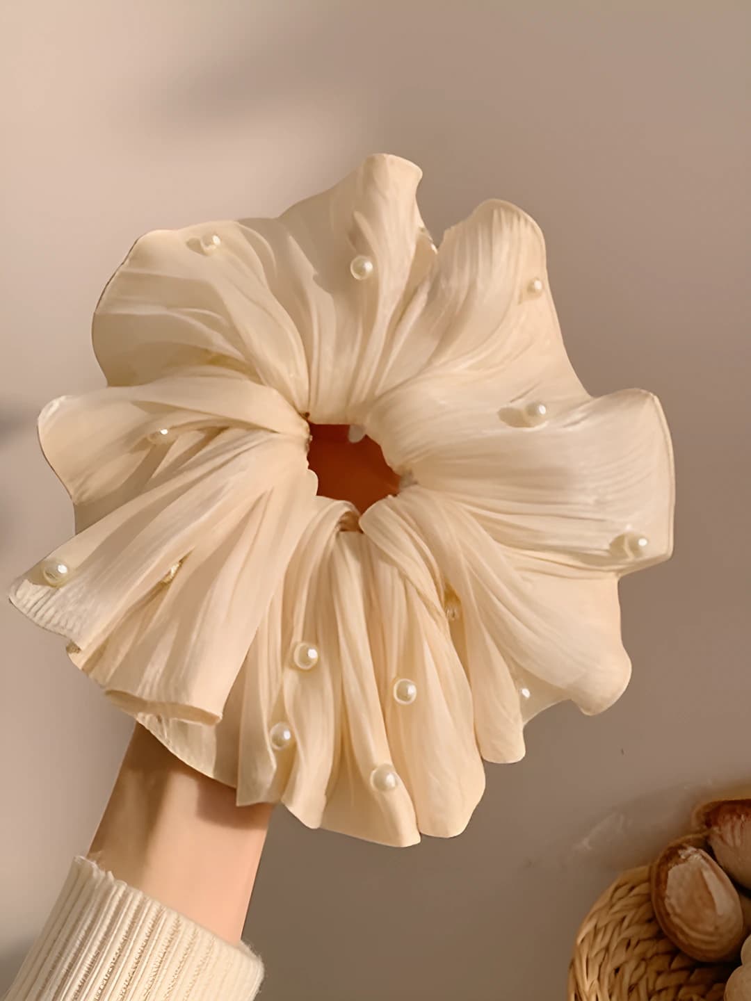 1# White pearl ruffle 20 cm