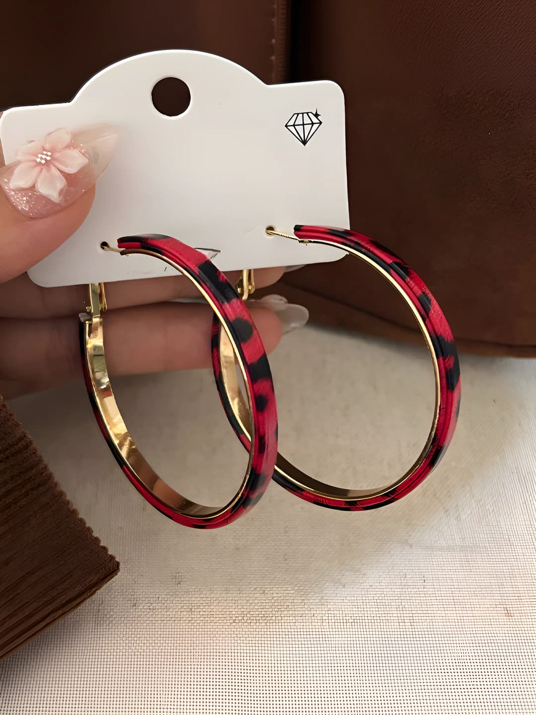 52# Silver pin - Gold - Red