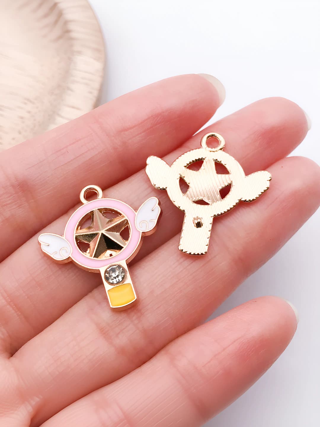 1 ta pushti anime sihirli tayoq qanot yulduz 22x24mm-2g-17507