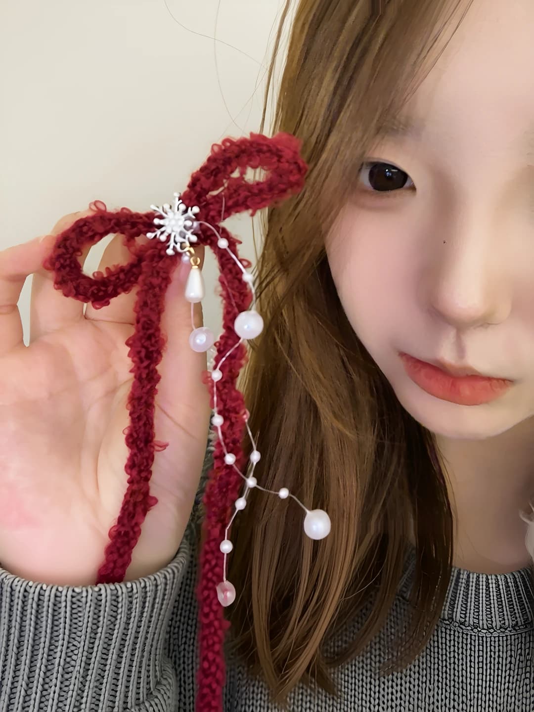 Women's red velvet hair clip with bow and snowflake for autumn-winter