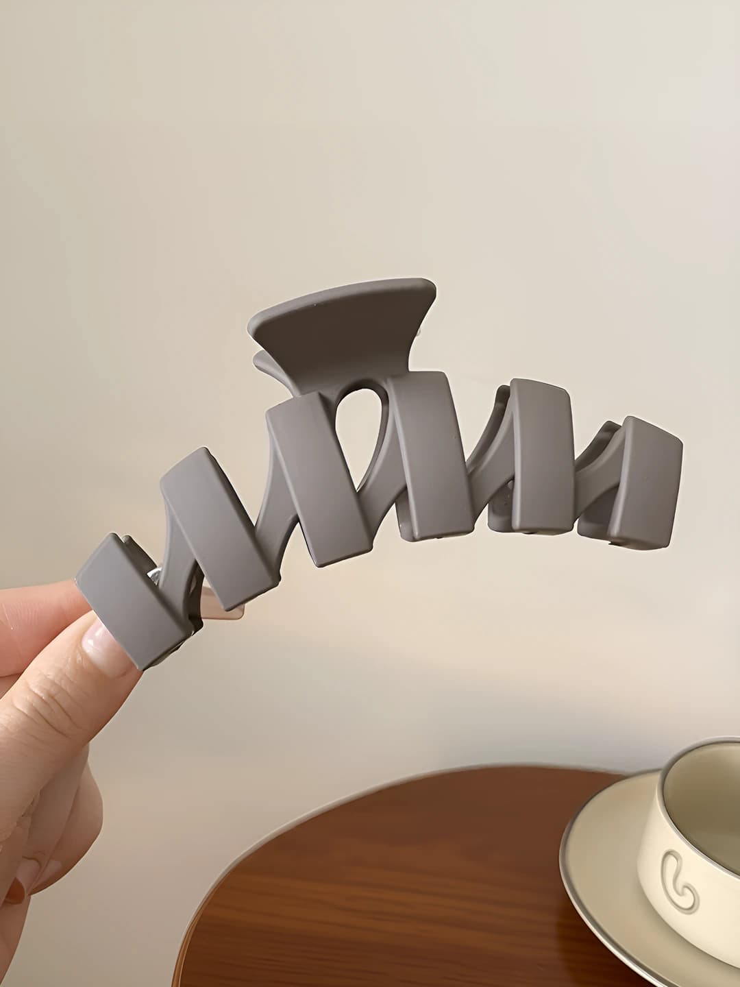 39# Irregular dark coffee clip