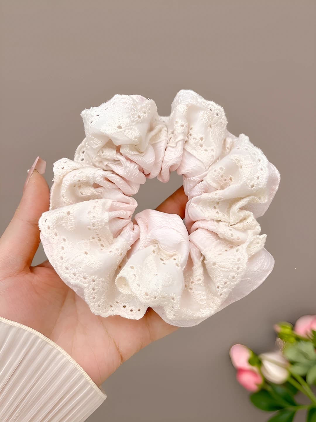 2#Pink lace scrunchie approx. 11 cm