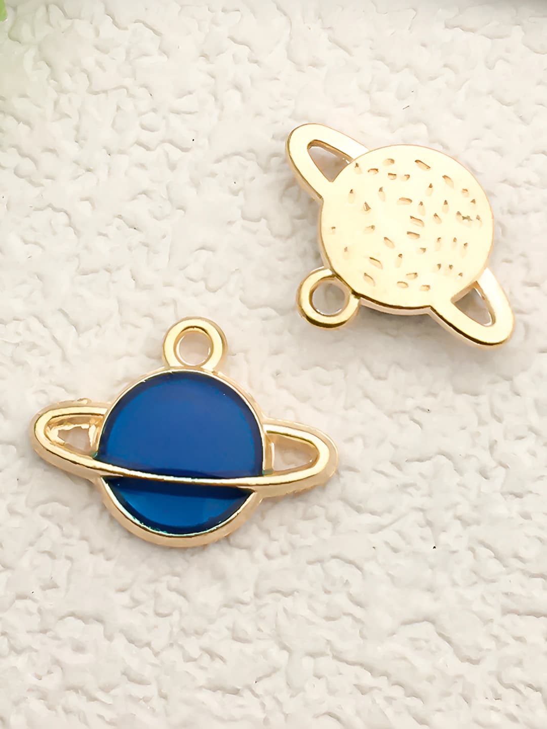 1 dona To'q ko'k yulduz Saturn Yer 12x16mm 1g
