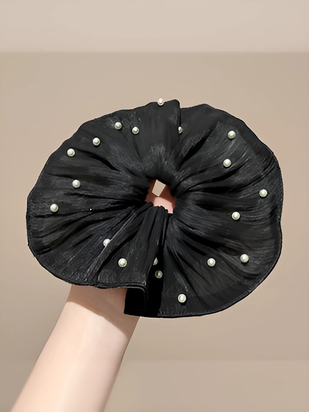 2# Black pearl ruffle 20 cm