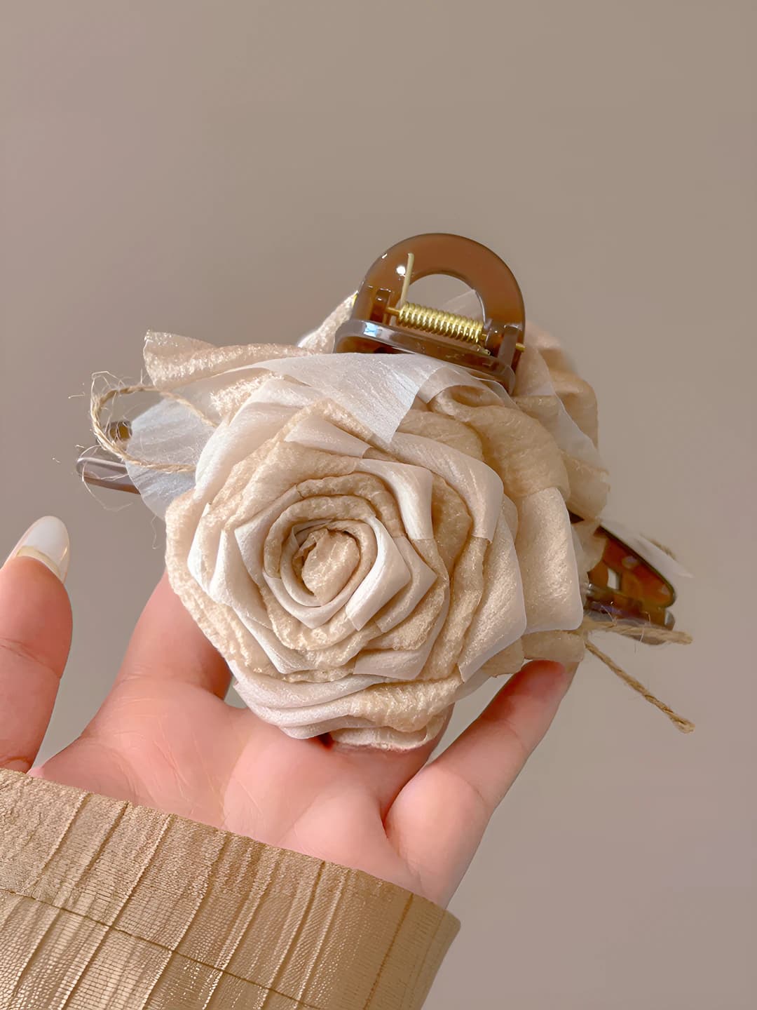 Beige dried rose clip