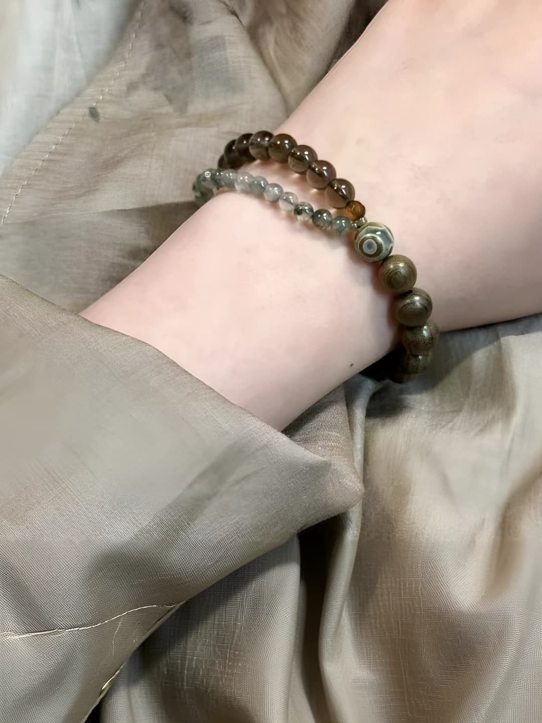 Women's retro bracelet 2026, geometric shape, simple and versatile design