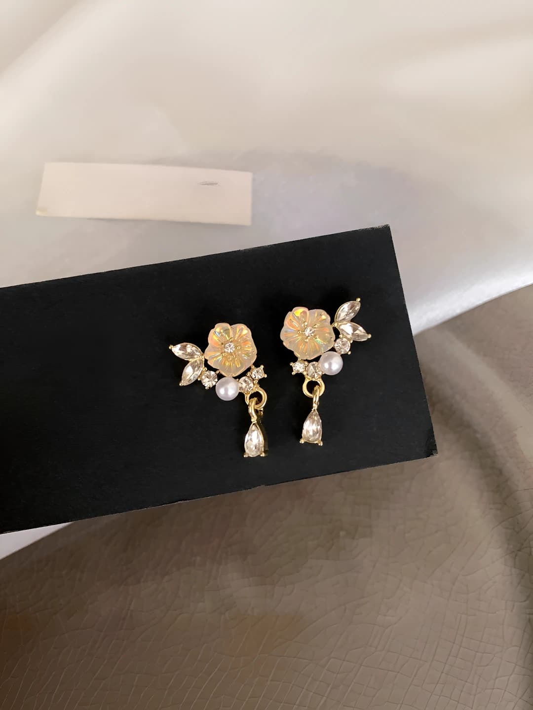 Stud earring variant