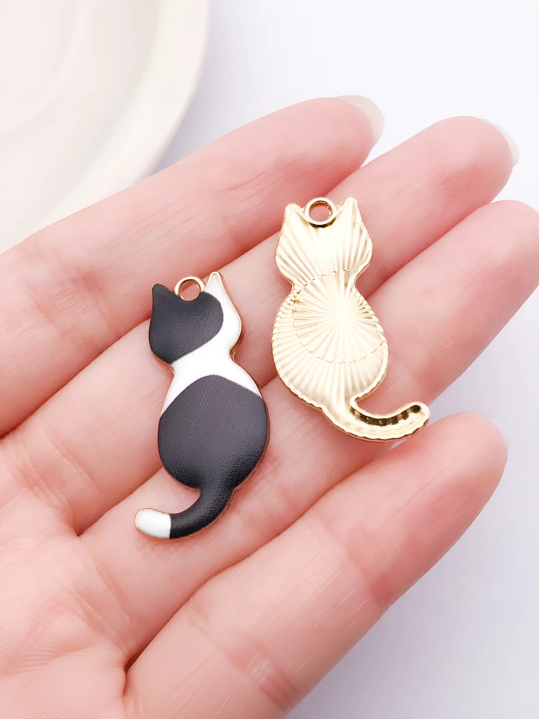 1 шт чёрно-белый кот со спины 30x17x3mm-1.8g
