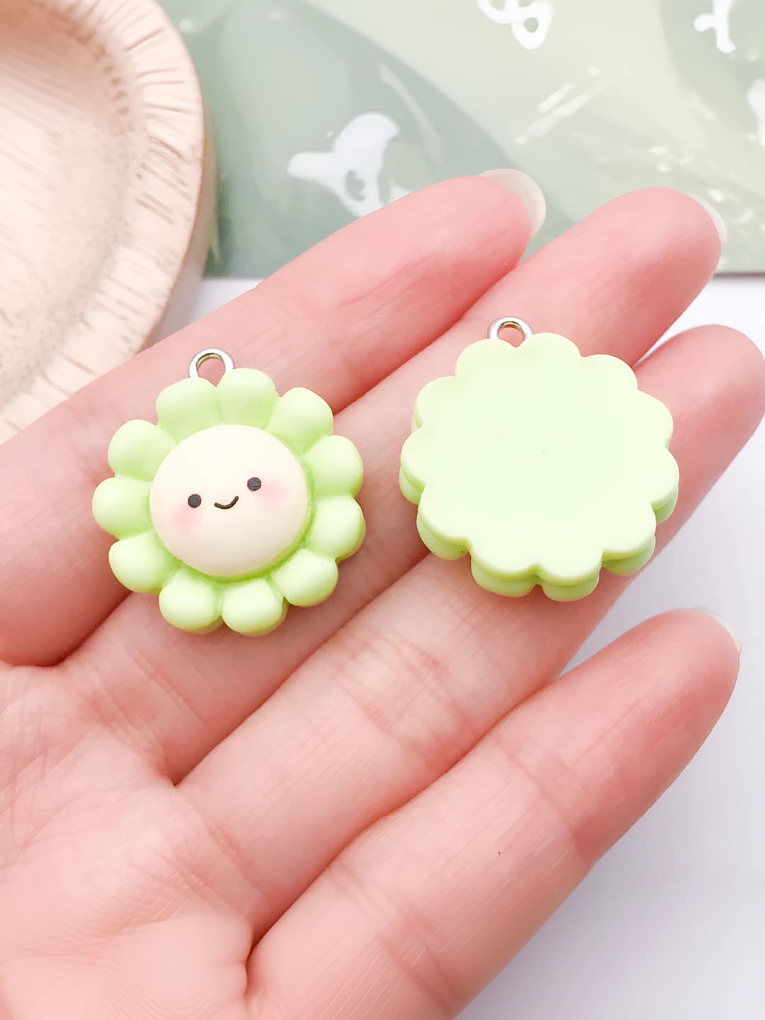 1 шт зелёная смола подсолнух улыбка 26x22x7mm