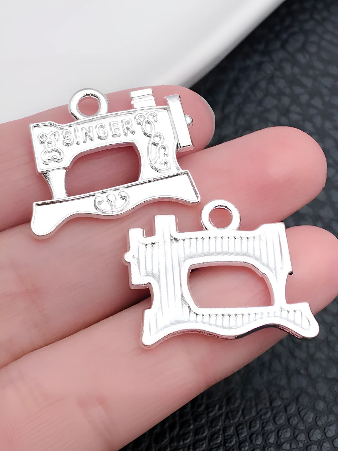 1 шт Яркий серебро швейная машина 23x19mm-2g