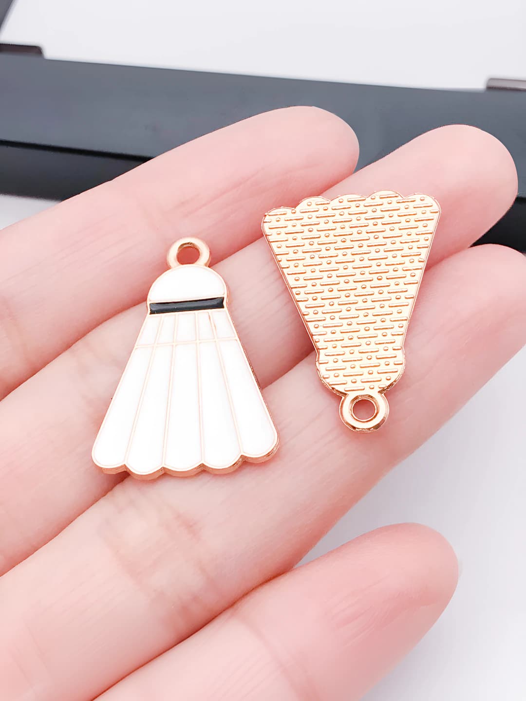 Белый, 25x18mm, 1.4g