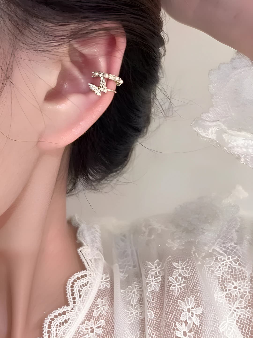 Gold butterfly pearl clip, 1 pc
