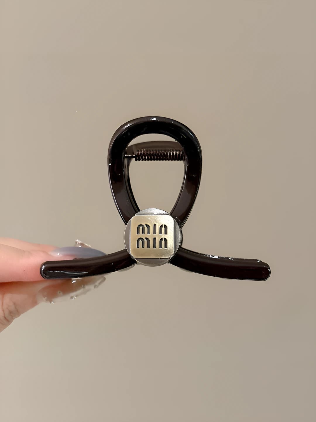 2# [Chocolate brown] Medium round letter logo 8 cm