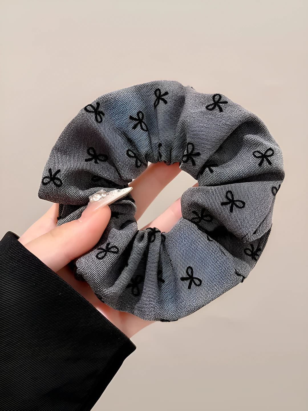 2# Grey bow