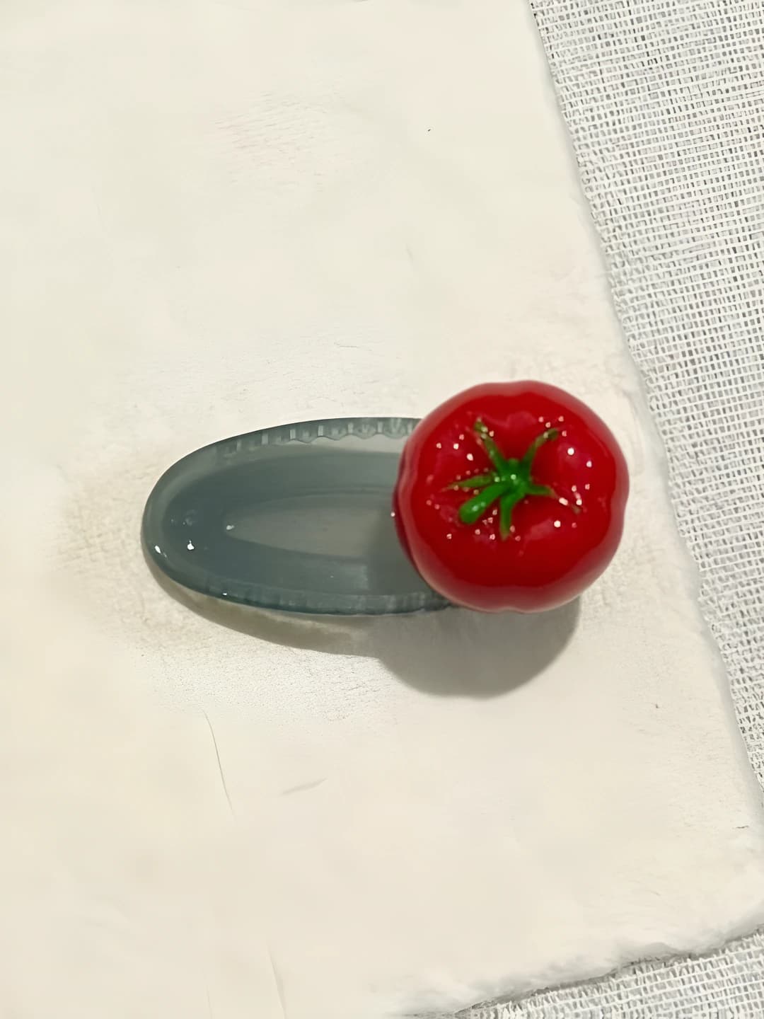 2# Blue base tomato 4cm acrylic