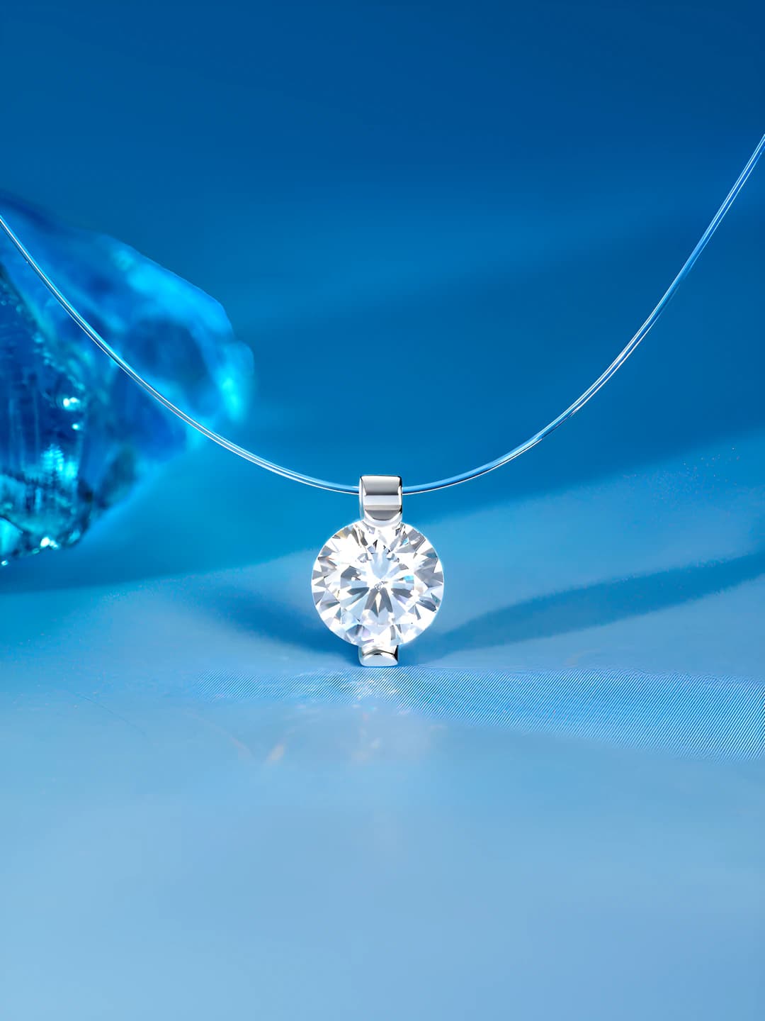 Женская цепь с подвеской из моissanite и титановой стали