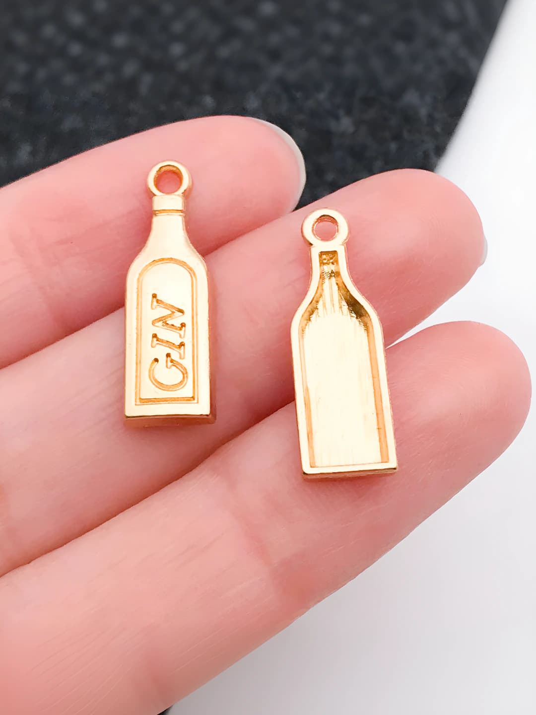 1 wine bottle, 7x20mm, 0.9g
