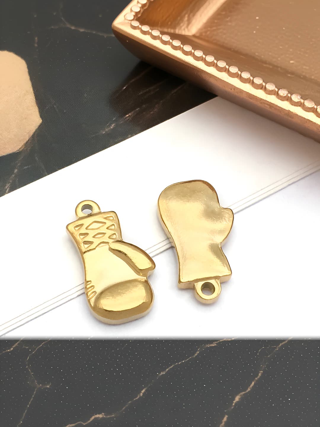 10x18x3mm отв. 1.2mm перчатка 2.56g