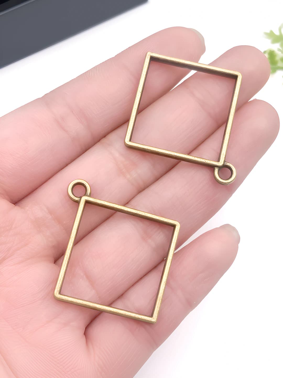 Бирюзовый квадрат 32x36mm-2.3g