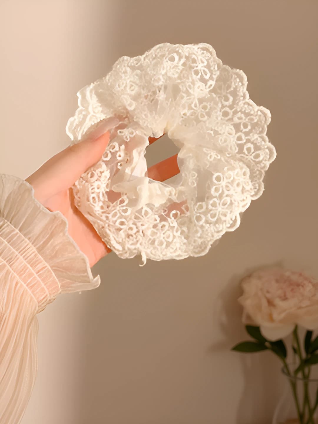 Четырёхлистный кружевной молочный хвостик - 16CM