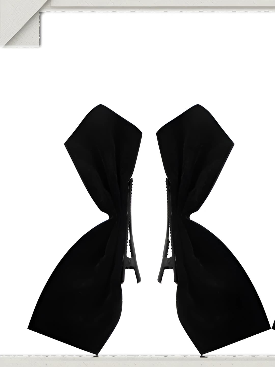 Black bow clip