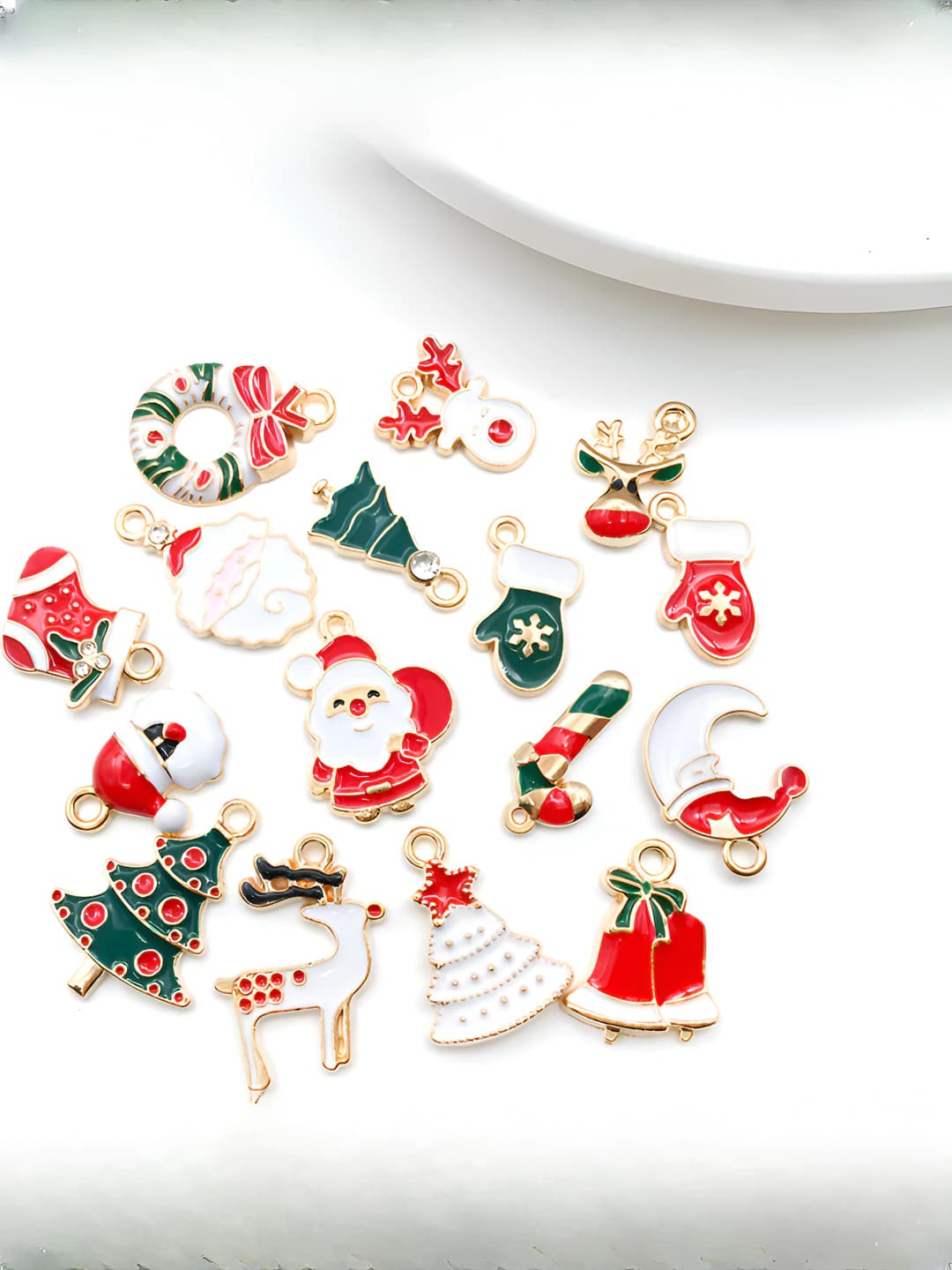 Women's Christmas and New Year enameled alloy charms (DIY jewelry pendants)