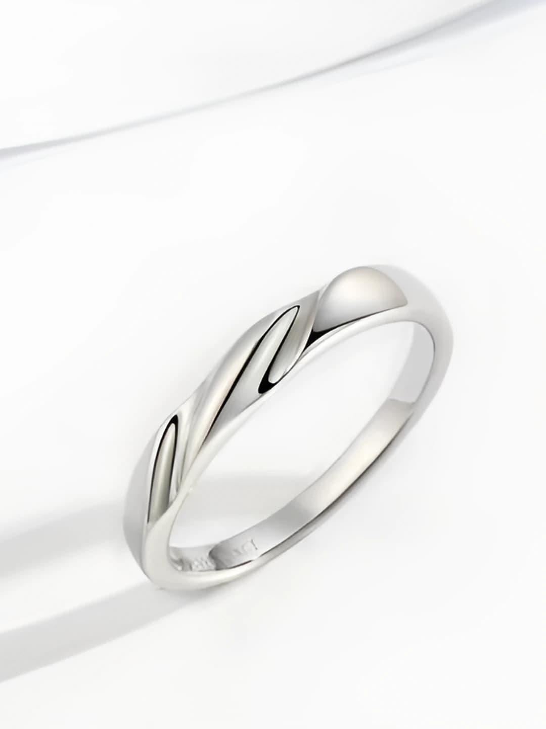 Men's white gold