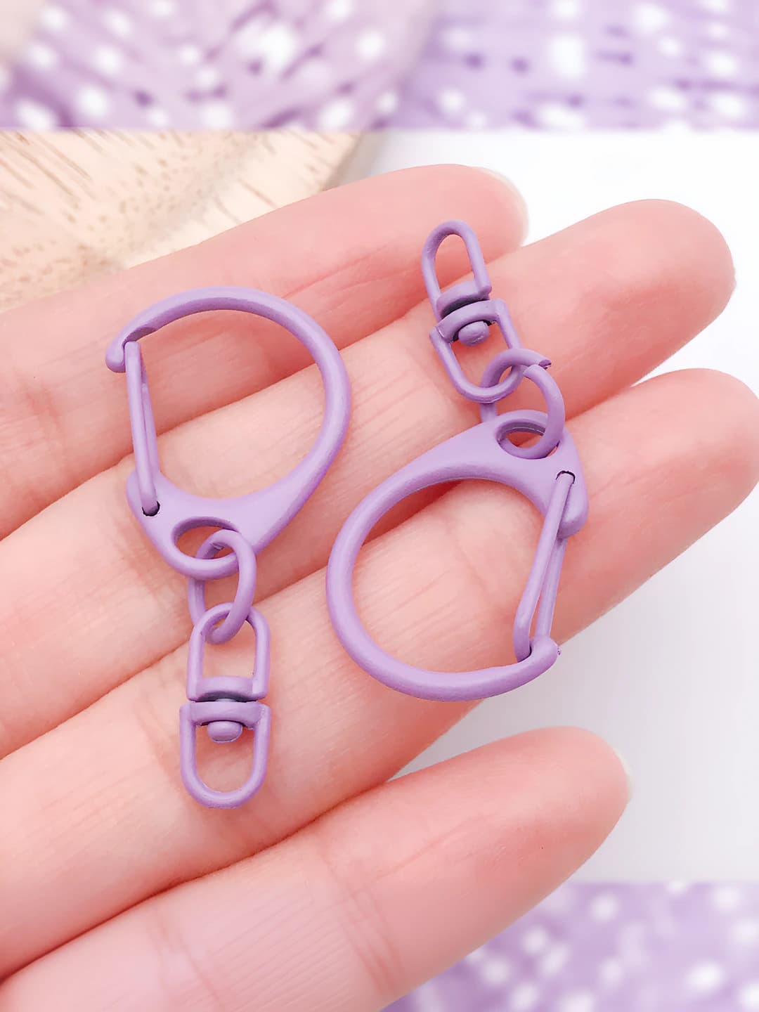 1 purple paint D-ring 8-shape keychain 41x18mm-1.9g