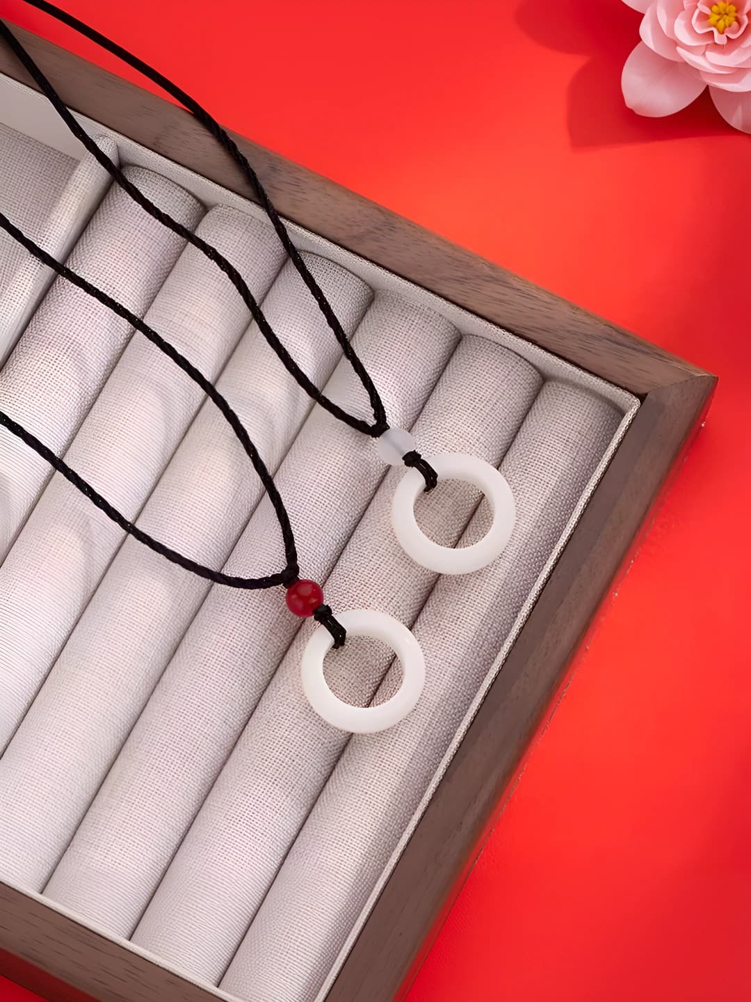 Women's pendant necklace: new Chinese style, handmade, mixed materials, braided cord chain, resin, auspicious pattern, 41-50 cm