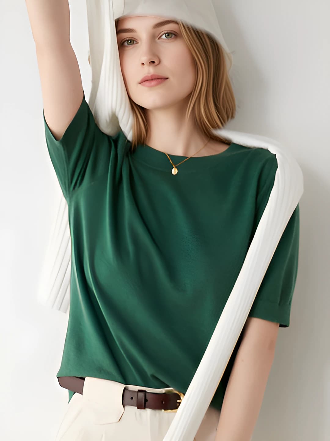 Round neck green
