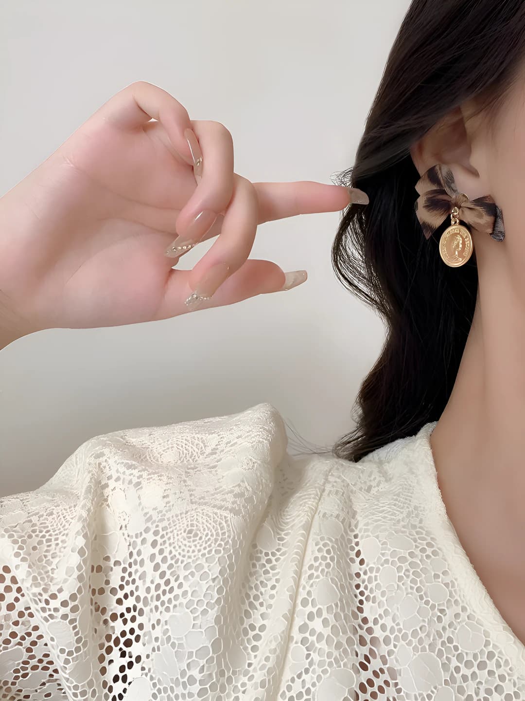 Women's retro leopard print and large bowknot stud earrings