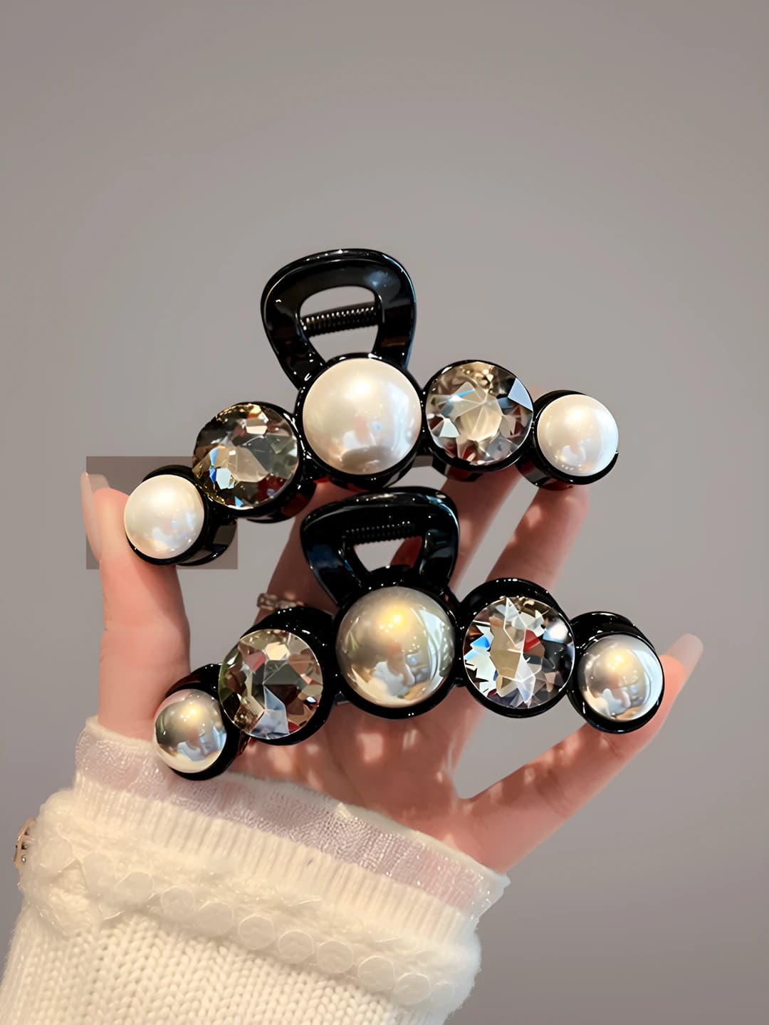 Women's hair clips and combs: Korean style, with pearls and rhinestones, black hair clips