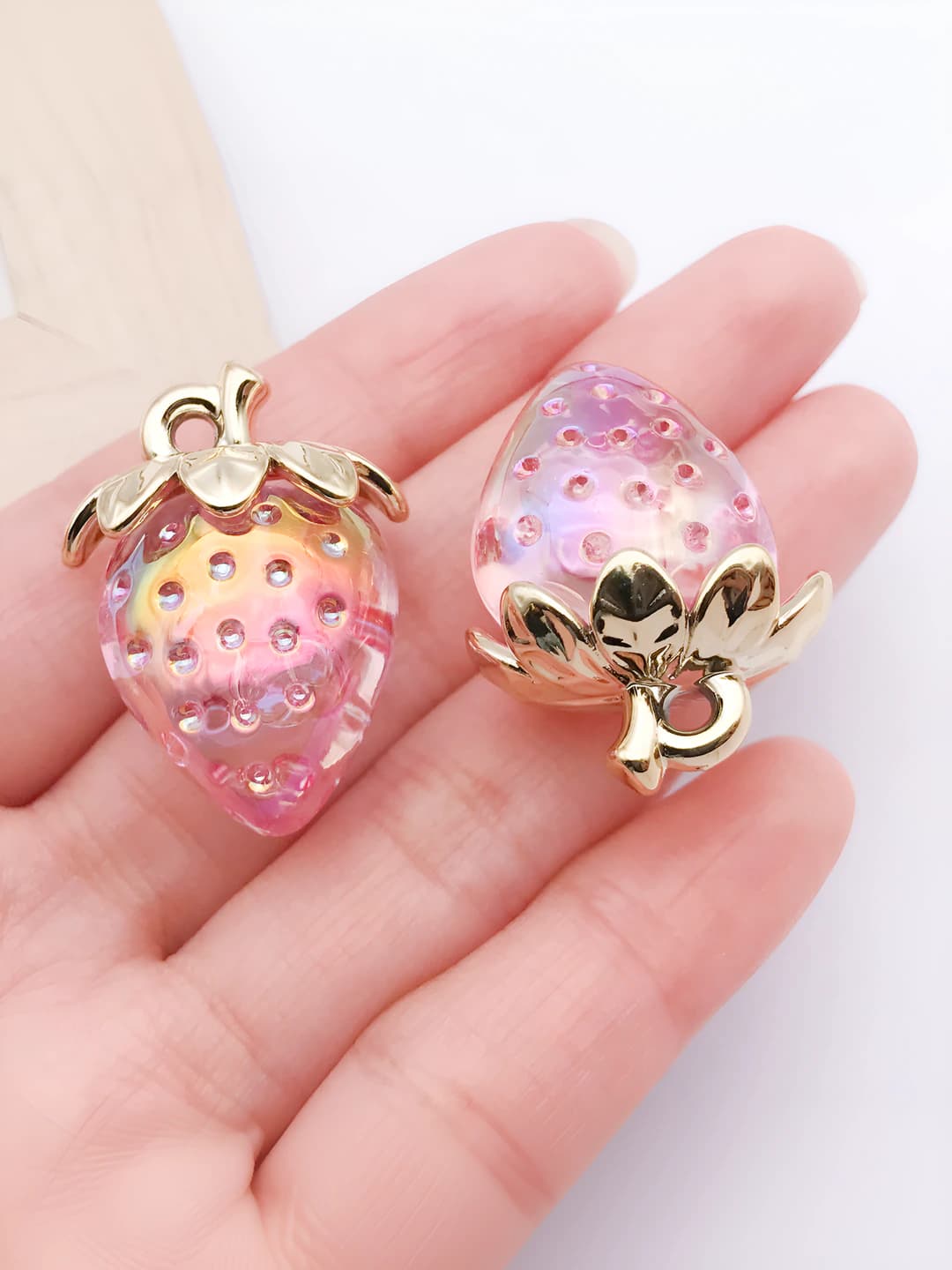 1 pc clear pink AB acrylic strawberry 31x23mm