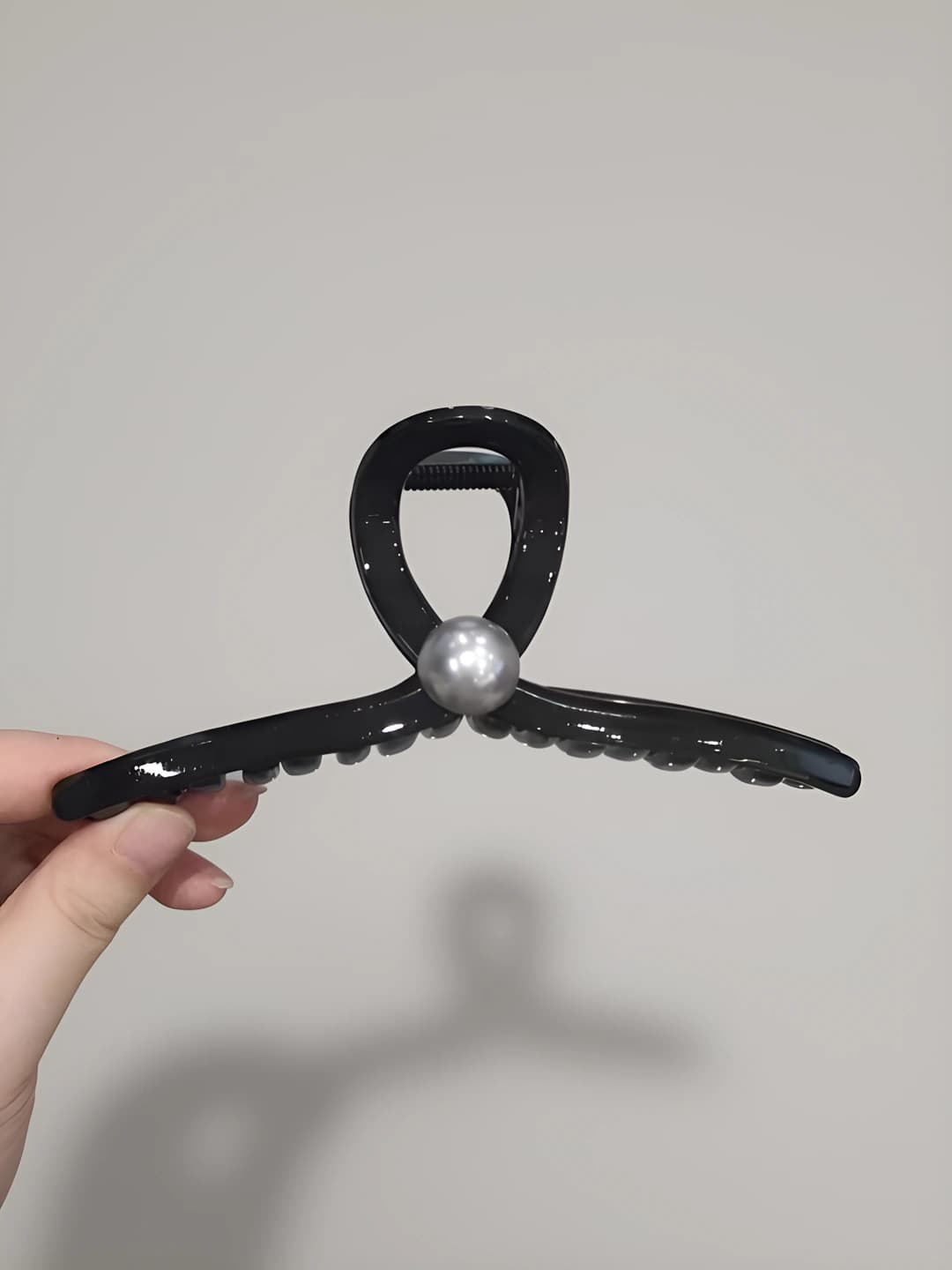 Glossy pearl clip 15 cm