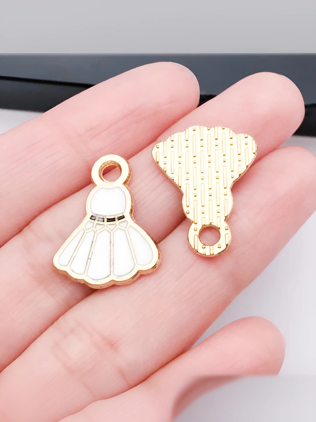 Белый бадминтонный мяч 21x16x1mm