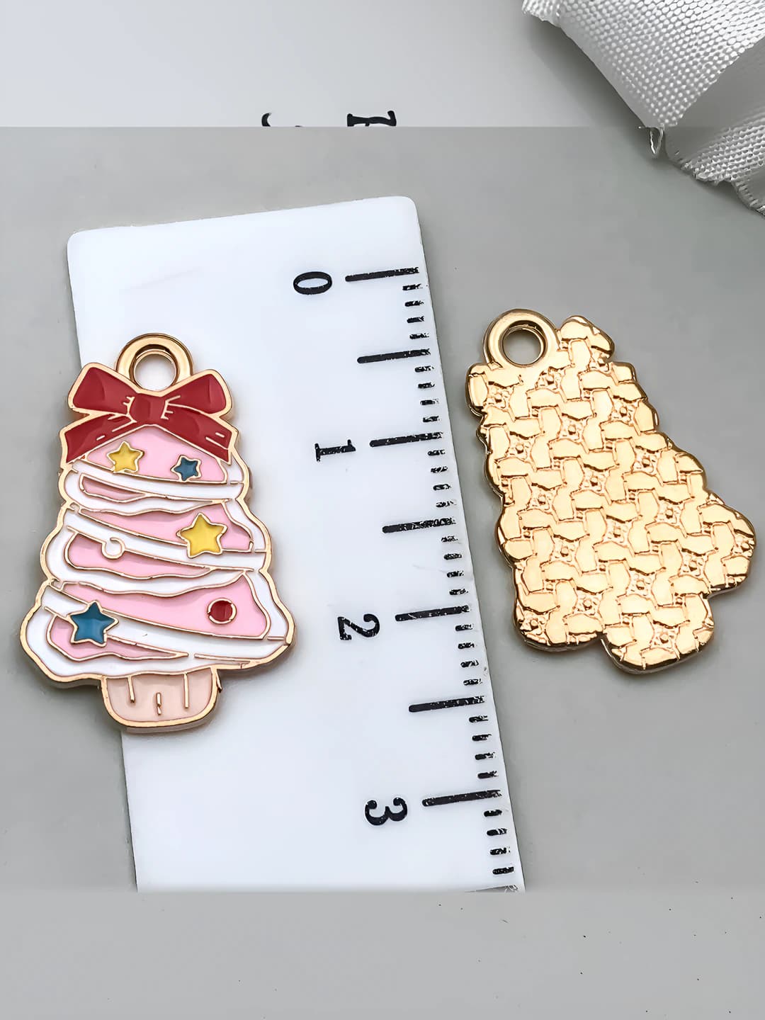 Розовая ёлка 22x15mm-1.3g