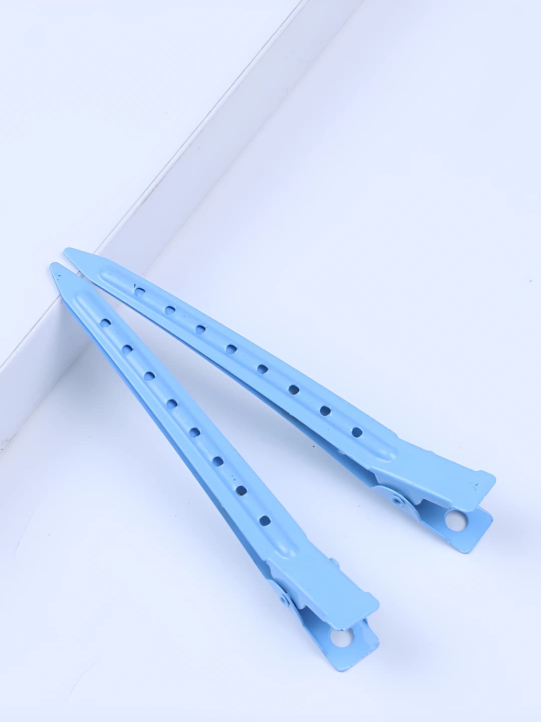 8-hole large blue