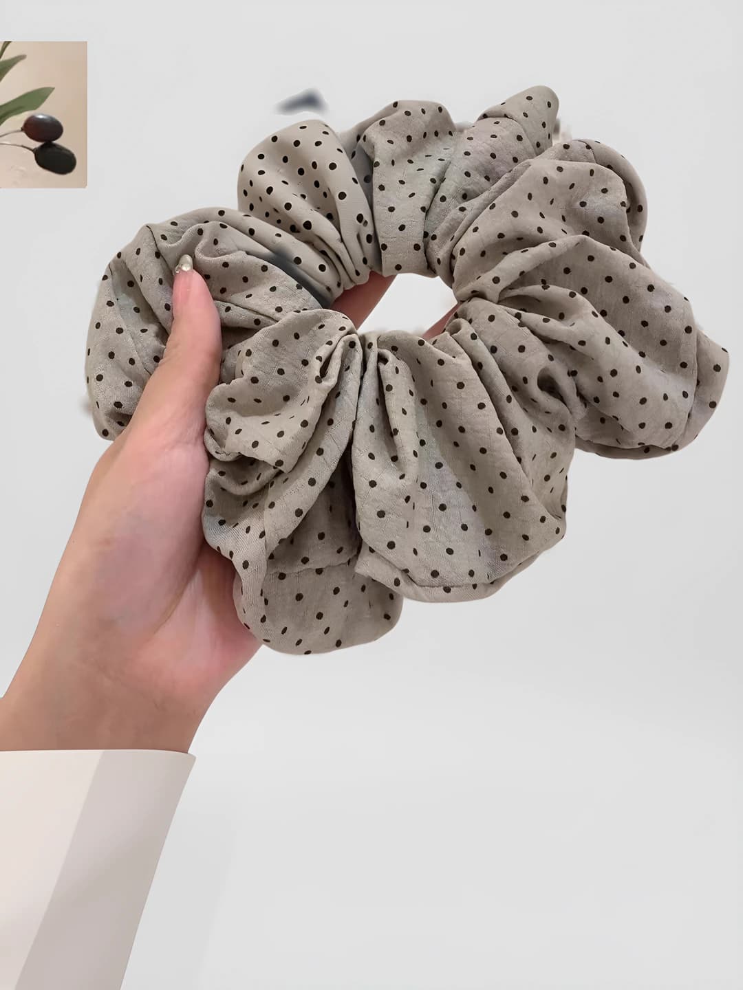 Grey polka dot hair tie