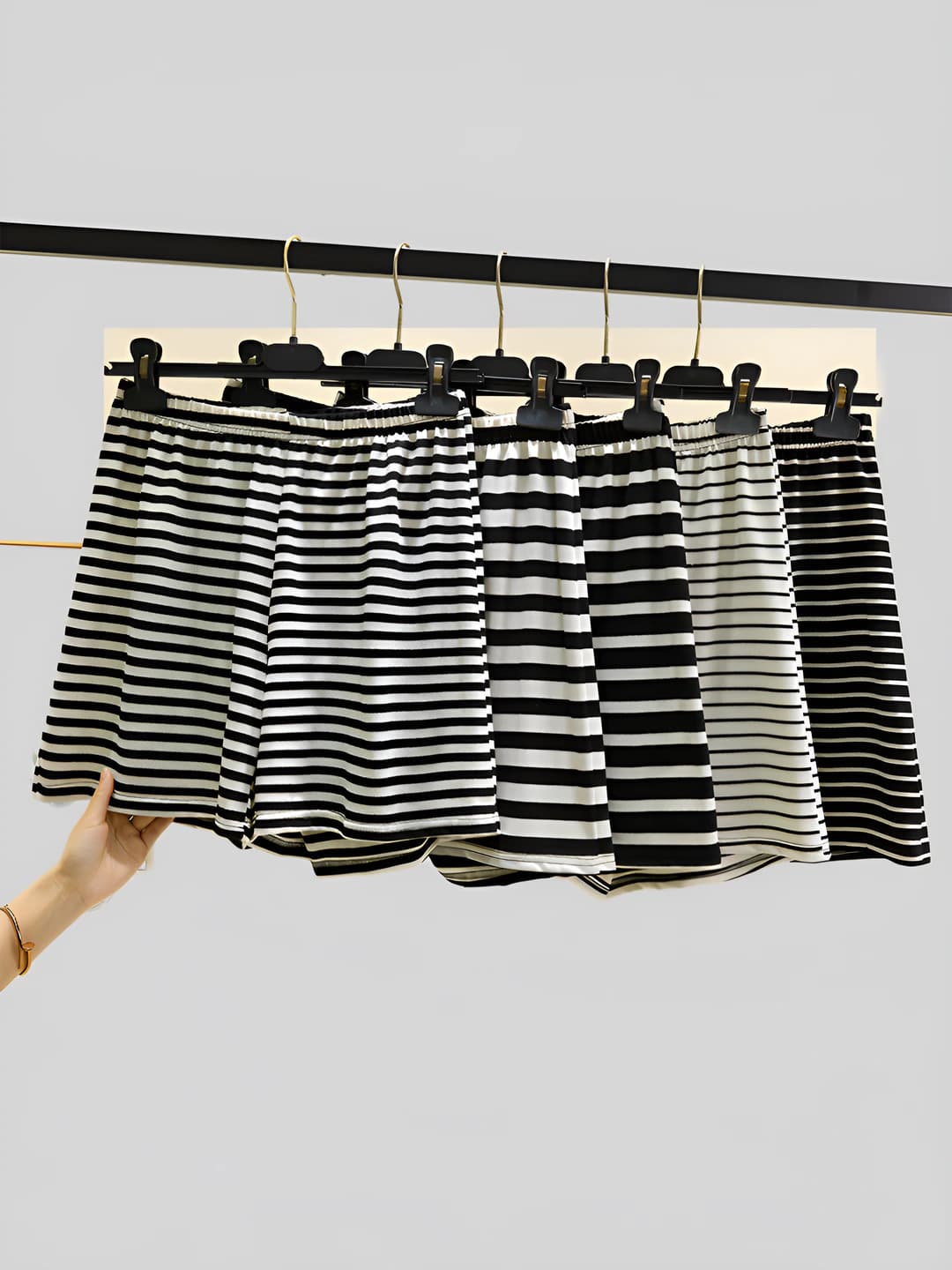 Women's summer thin striped casual shorts, elastic waist, loose fit, plus size, for home and outdoor wear