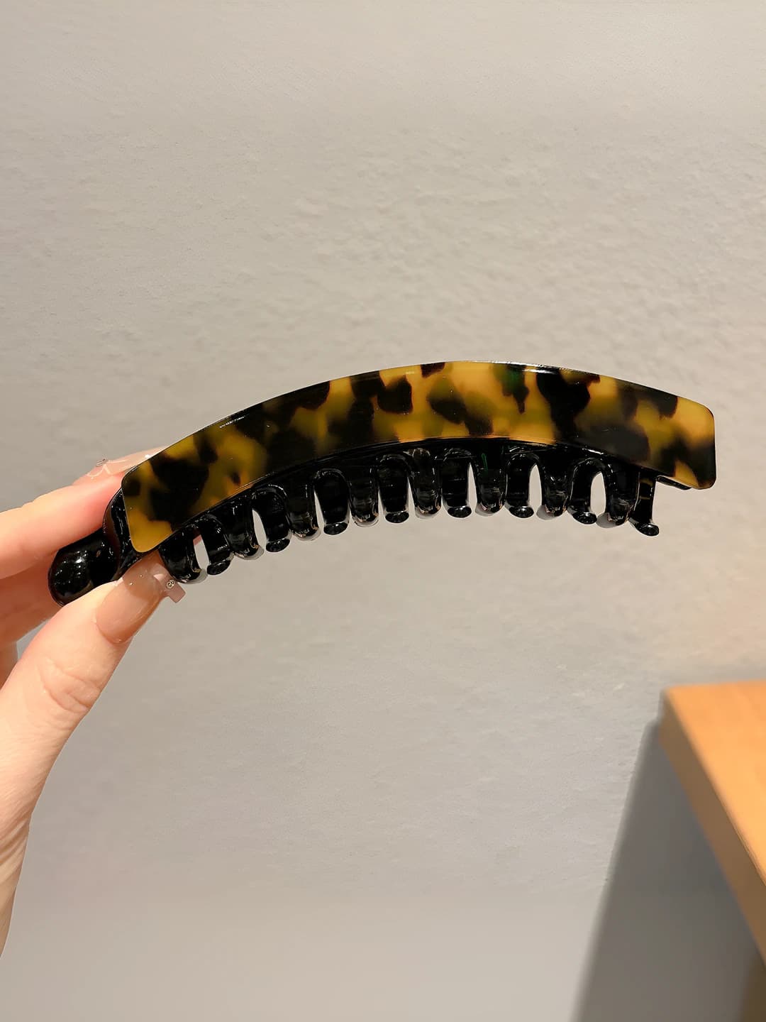 2# Large banana clip [Dark tortoise] approx. 13 cm
