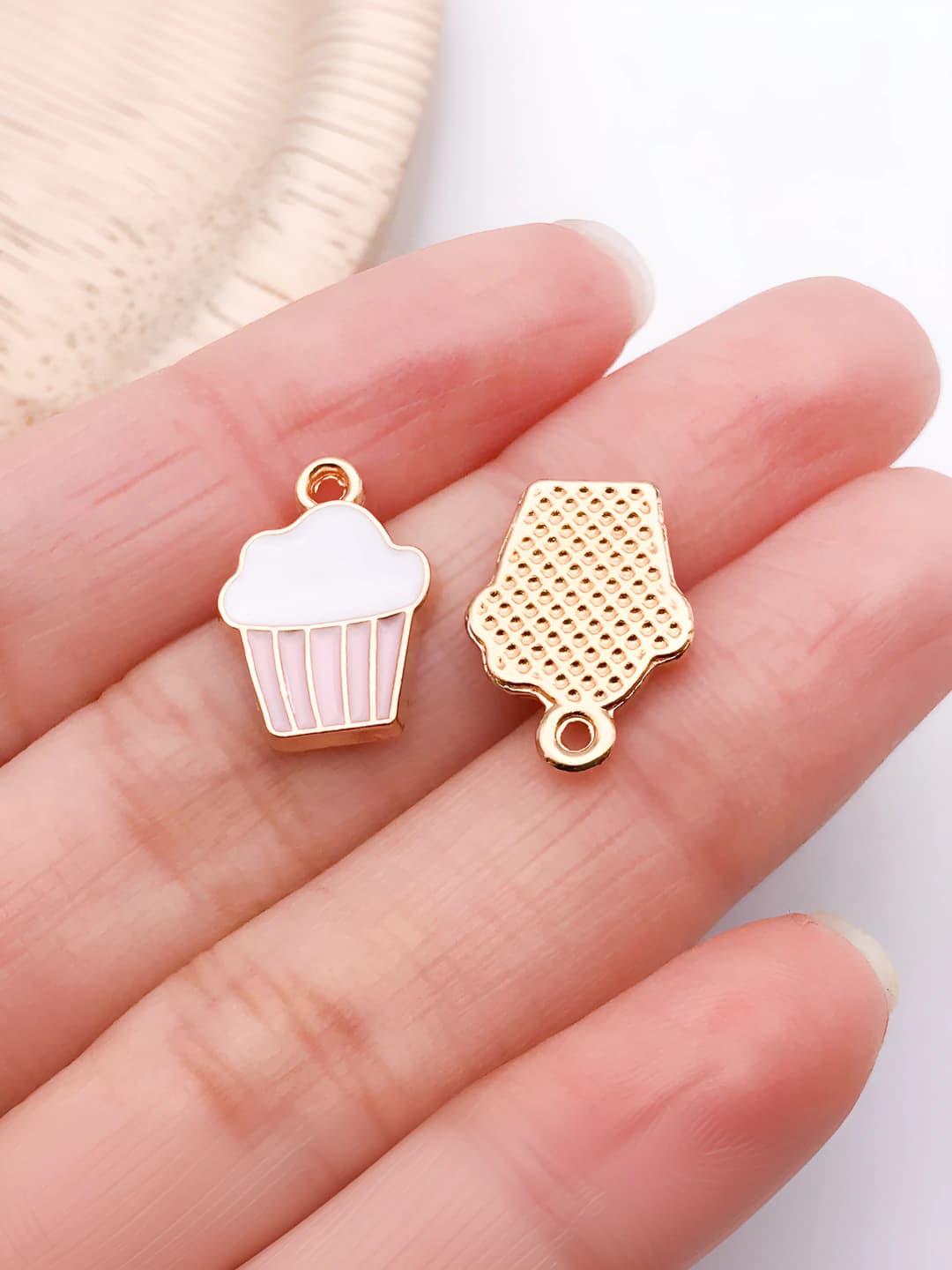1 pc Pink small cake 11x16mm-1g