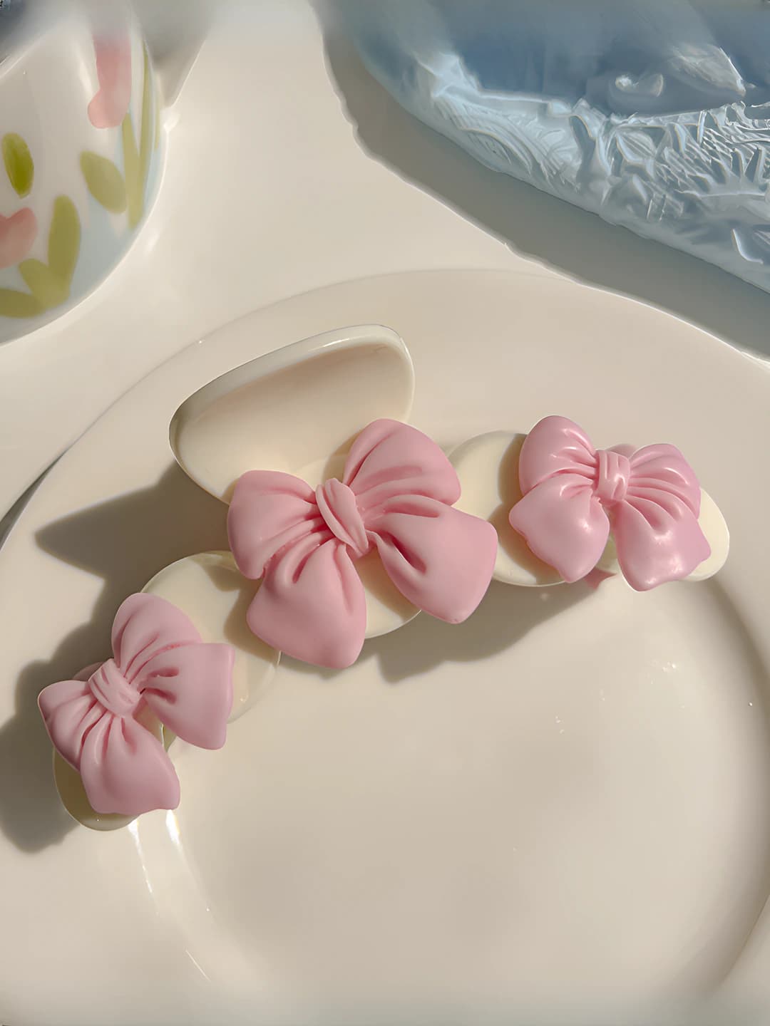 Pink bow claw clip
