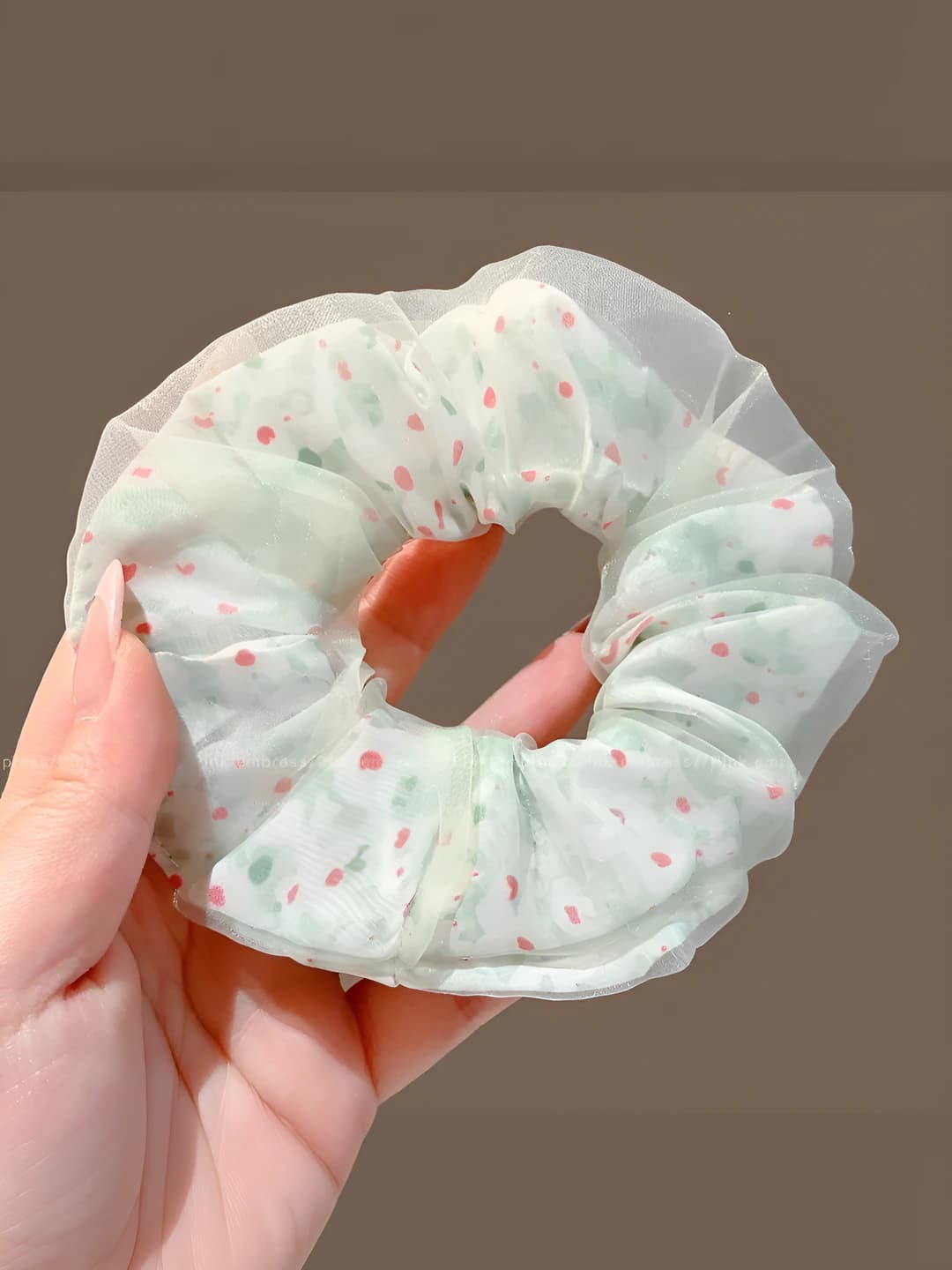Зелёный с красными точками 10 см