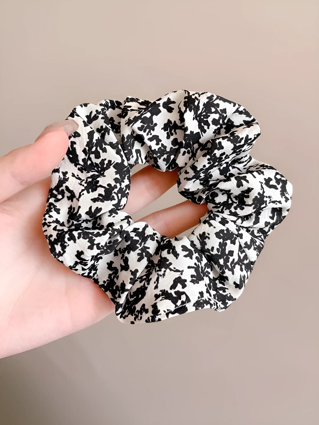 Black, floral, 10 cm