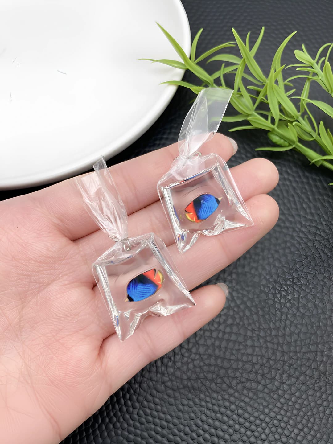 1 blue-orange small fish 52x24mm-3.3g-21510