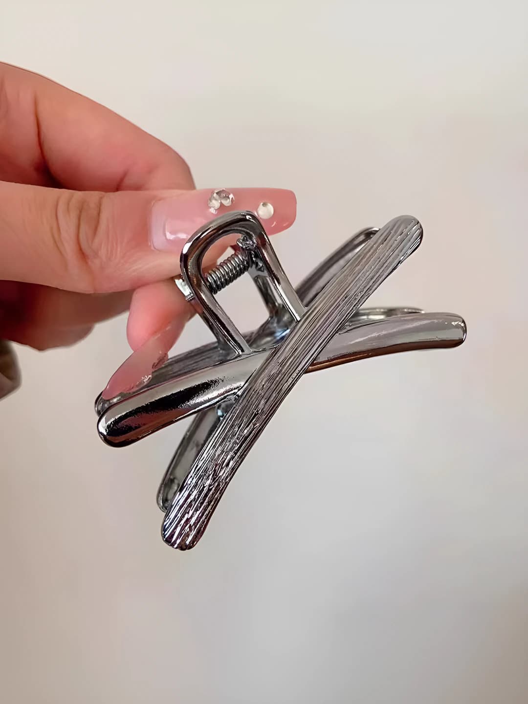 Bow - Gunmetal black