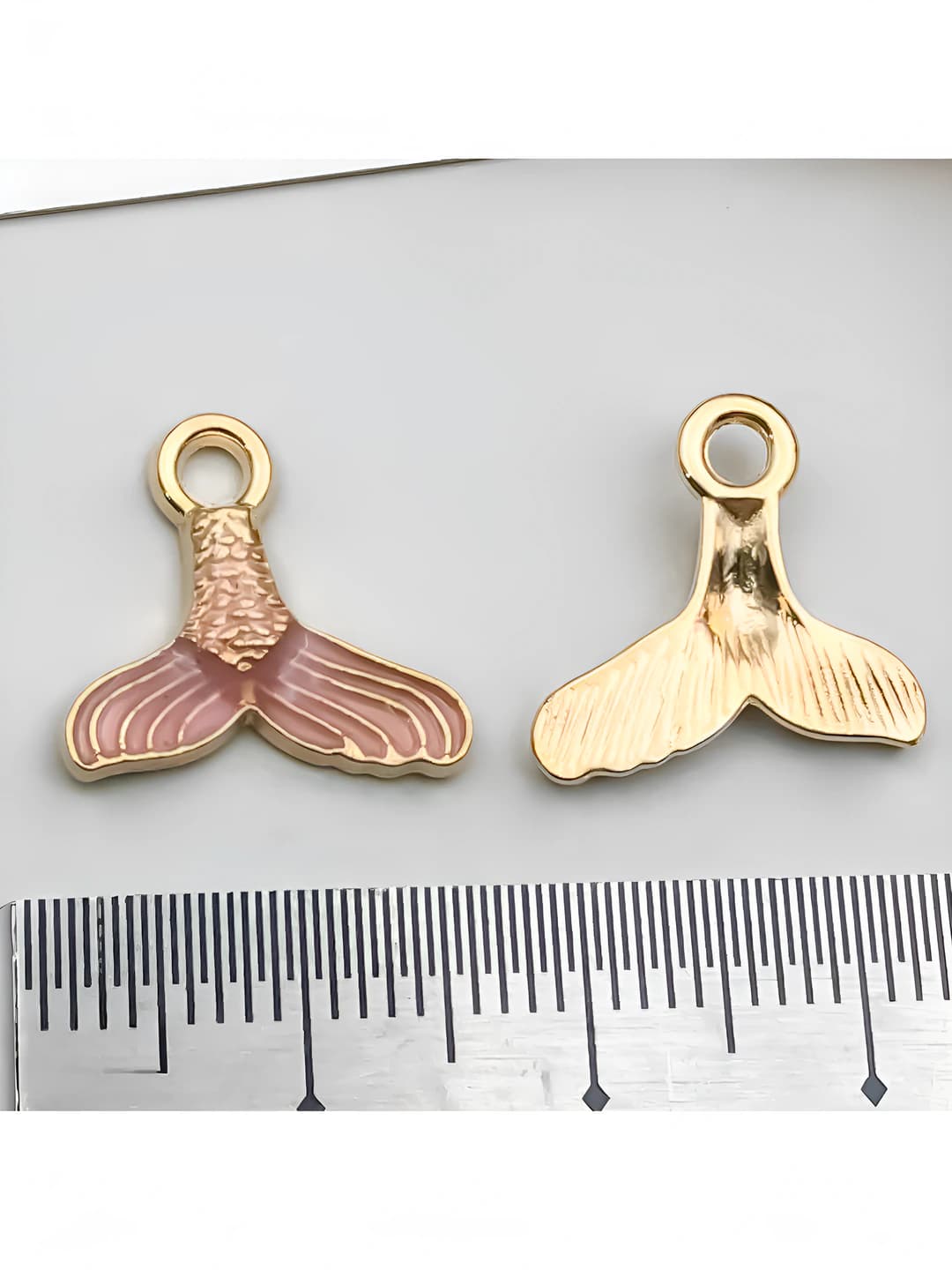 Pink mermaid tail 14x15mm-0.7g