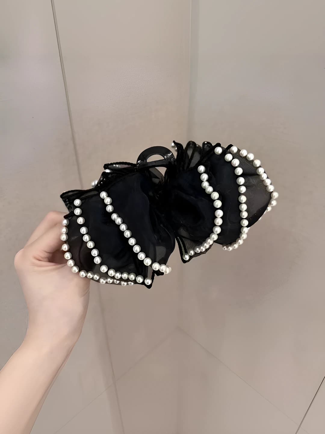 Чёрная сетка примерно 13 cm