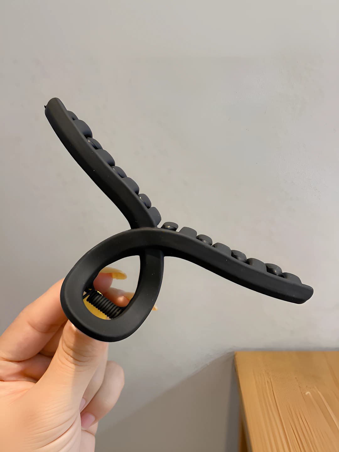 7# Чёрный зажим в форме буквы Y 11cm