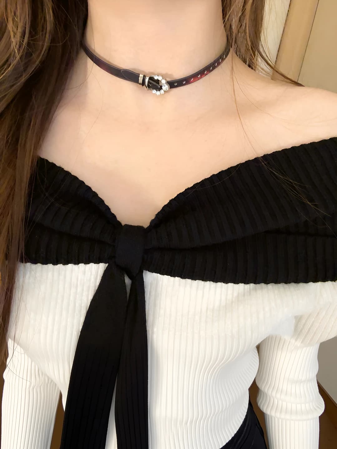 Ayollar uchun Y2K millenial uslubidagi shirin va qattiq PU teri choker, 2026